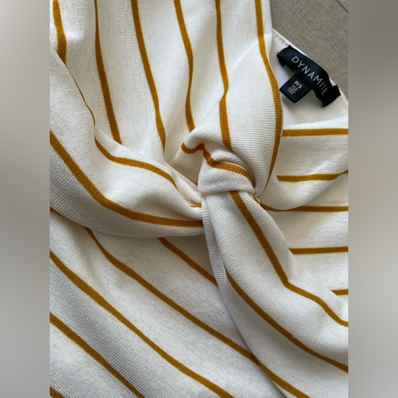 Knotted crop top - Picture 2 of 3